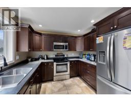 Foyer - 2656 Briarwood Avenue, Kamloops, BC V2B0E2 Photo 12