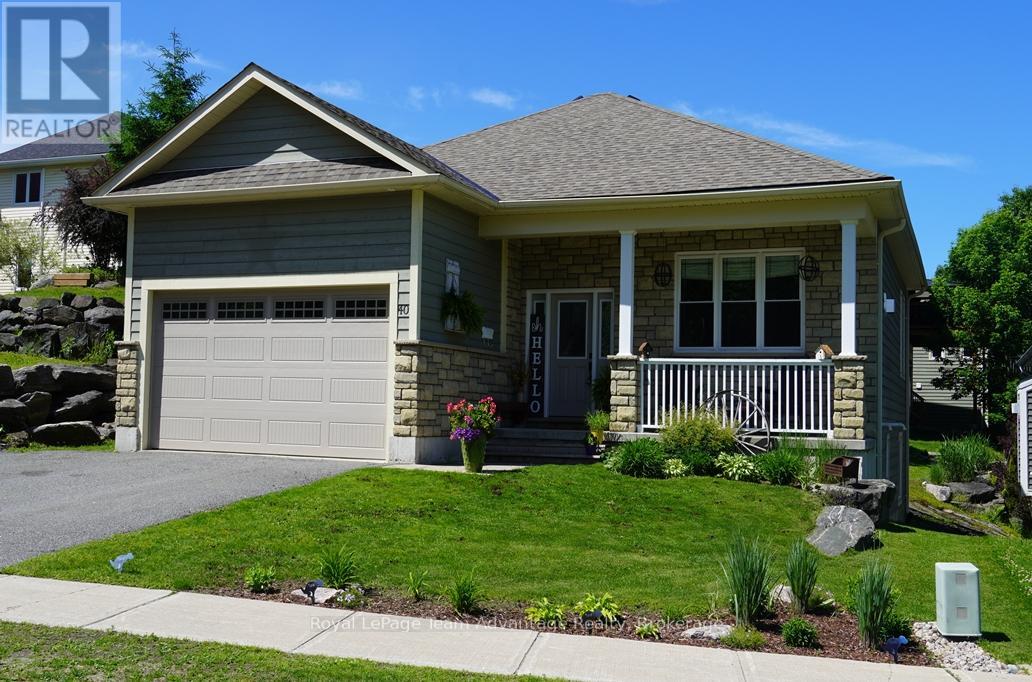 40 WINNIFRED AVENUE E - 1