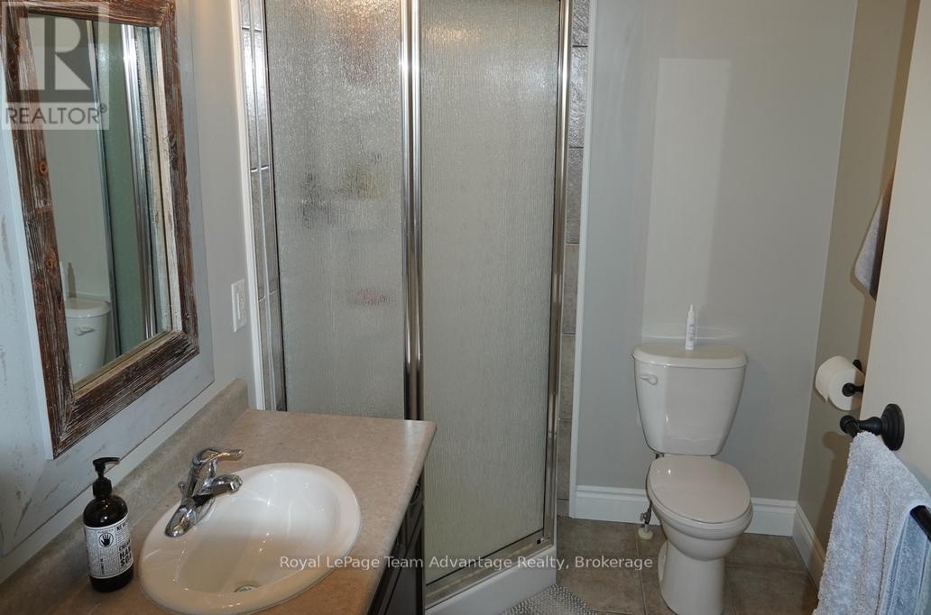 40 WINNIFRED AVENUE E - 11