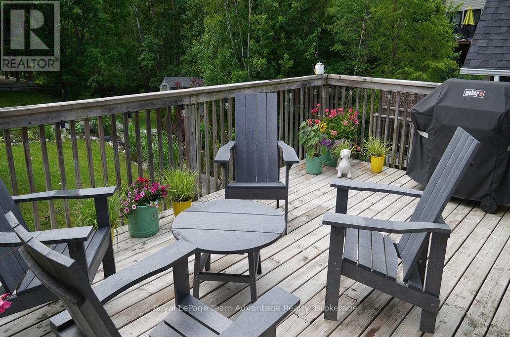 40 WINNIFRED AVENUE E - 17