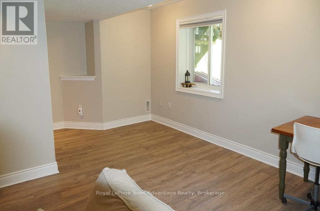 40 WINNIFRED AVENUE E - 23
