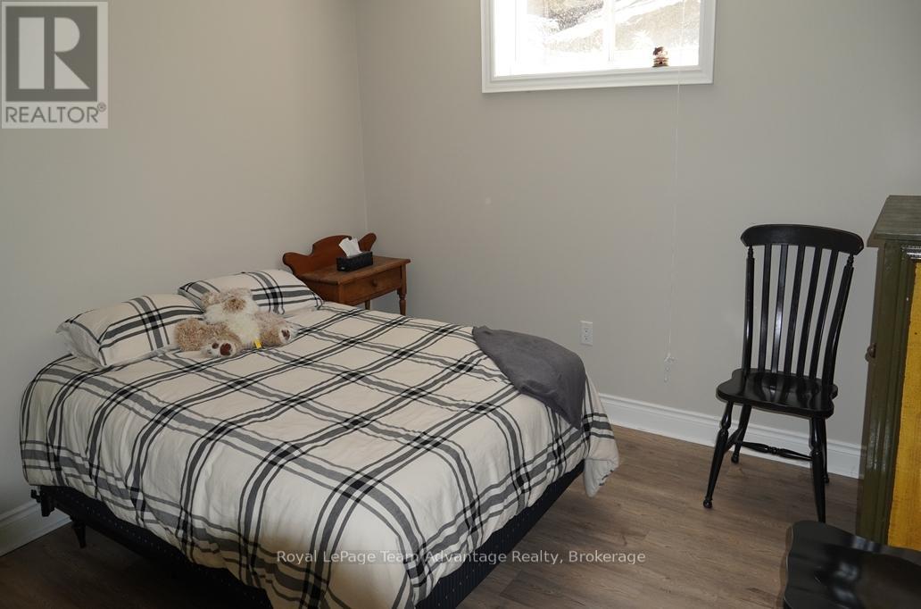 40 WINNIFRED AVENUE E - 25
