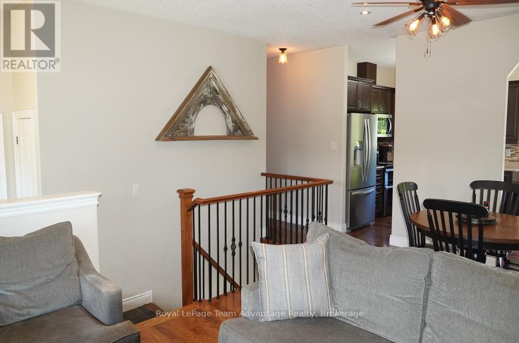 40 WINNIFRED AVENUE E - 7