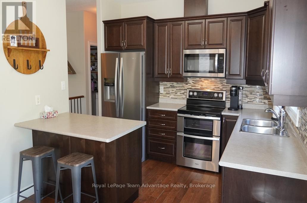 40 WINNIFRED AVENUE E - 8