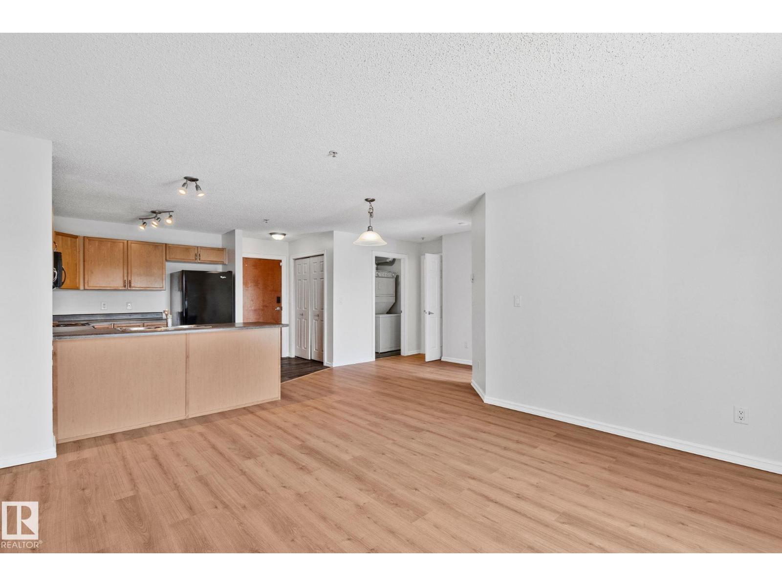 #207 13830 150 AV NW - 7