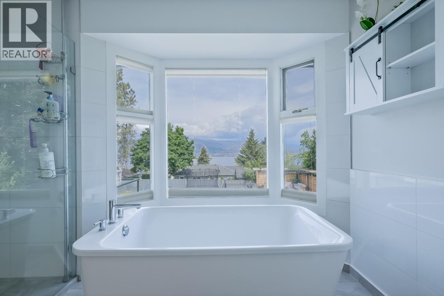  458 Curlew Drive, Kelowna