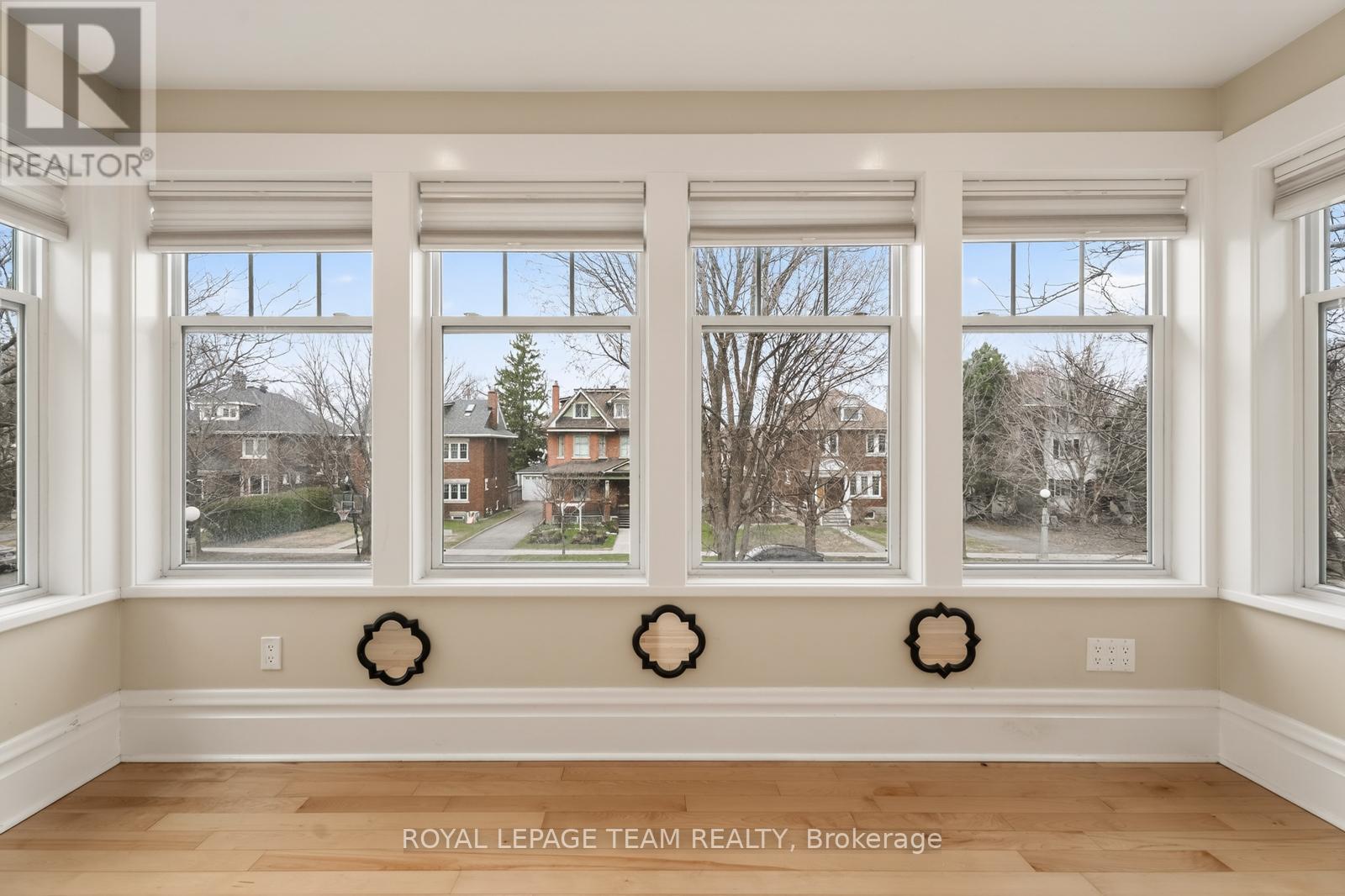 318 CLEMOW AVENUE - 15