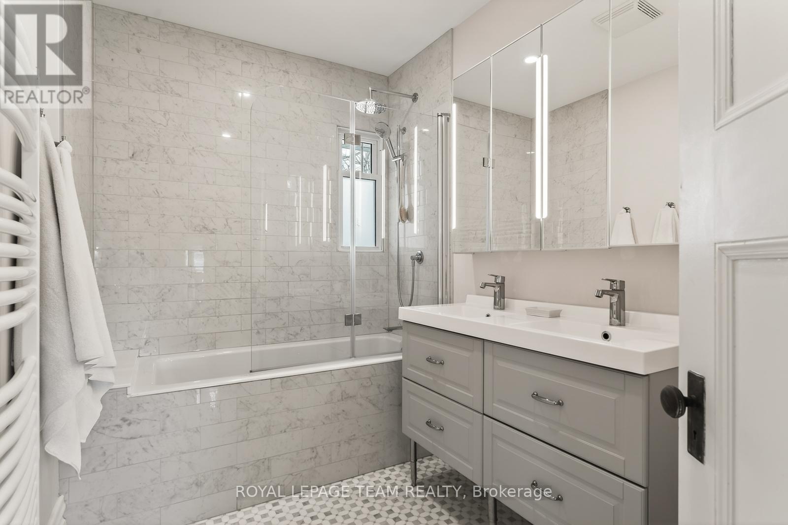 318 CLEMOW AVENUE - 16