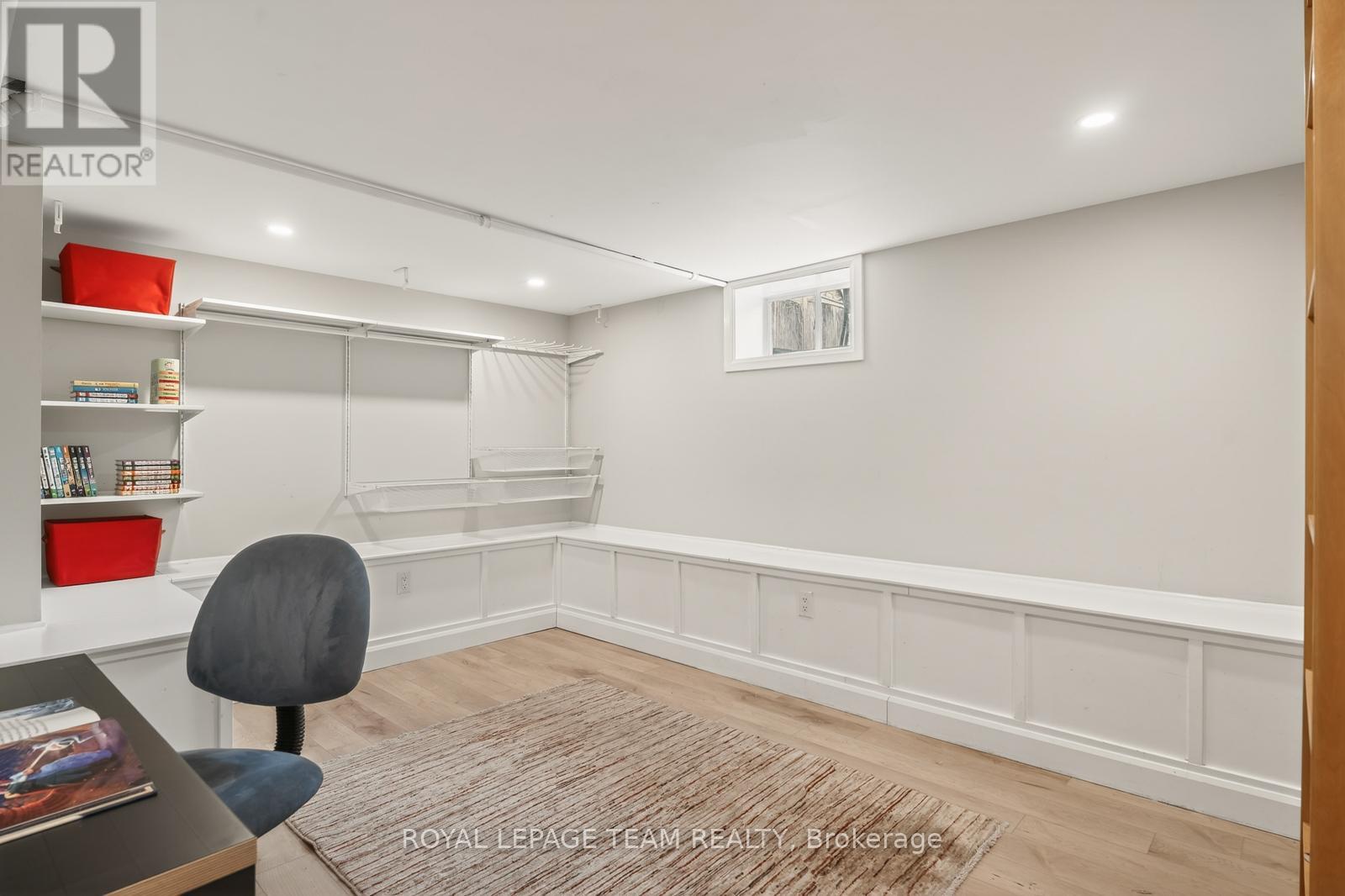 318 CLEMOW AVENUE - 24