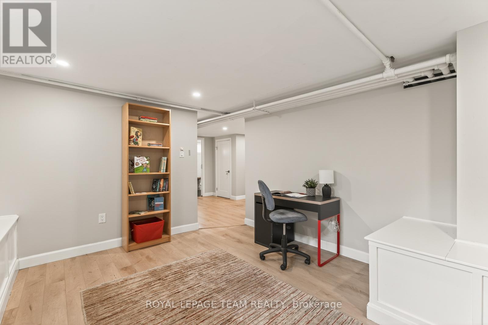 318 CLEMOW AVENUE - 25