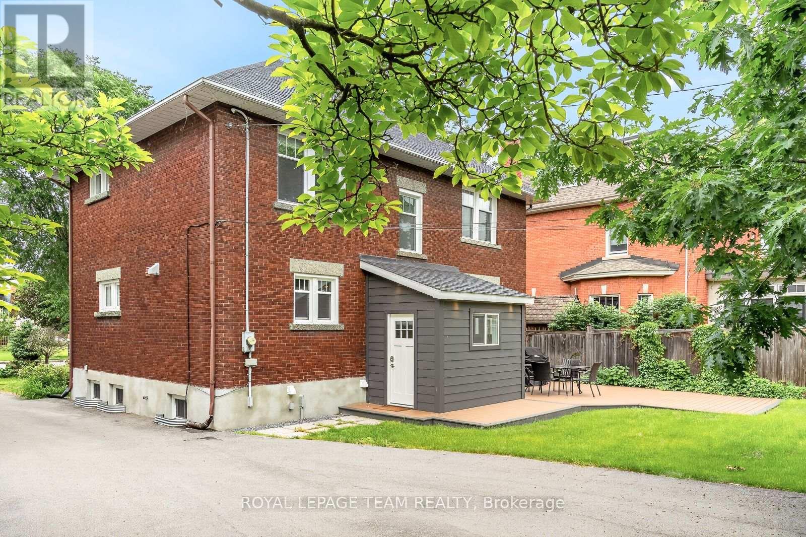 318 CLEMOW AVENUE - 31