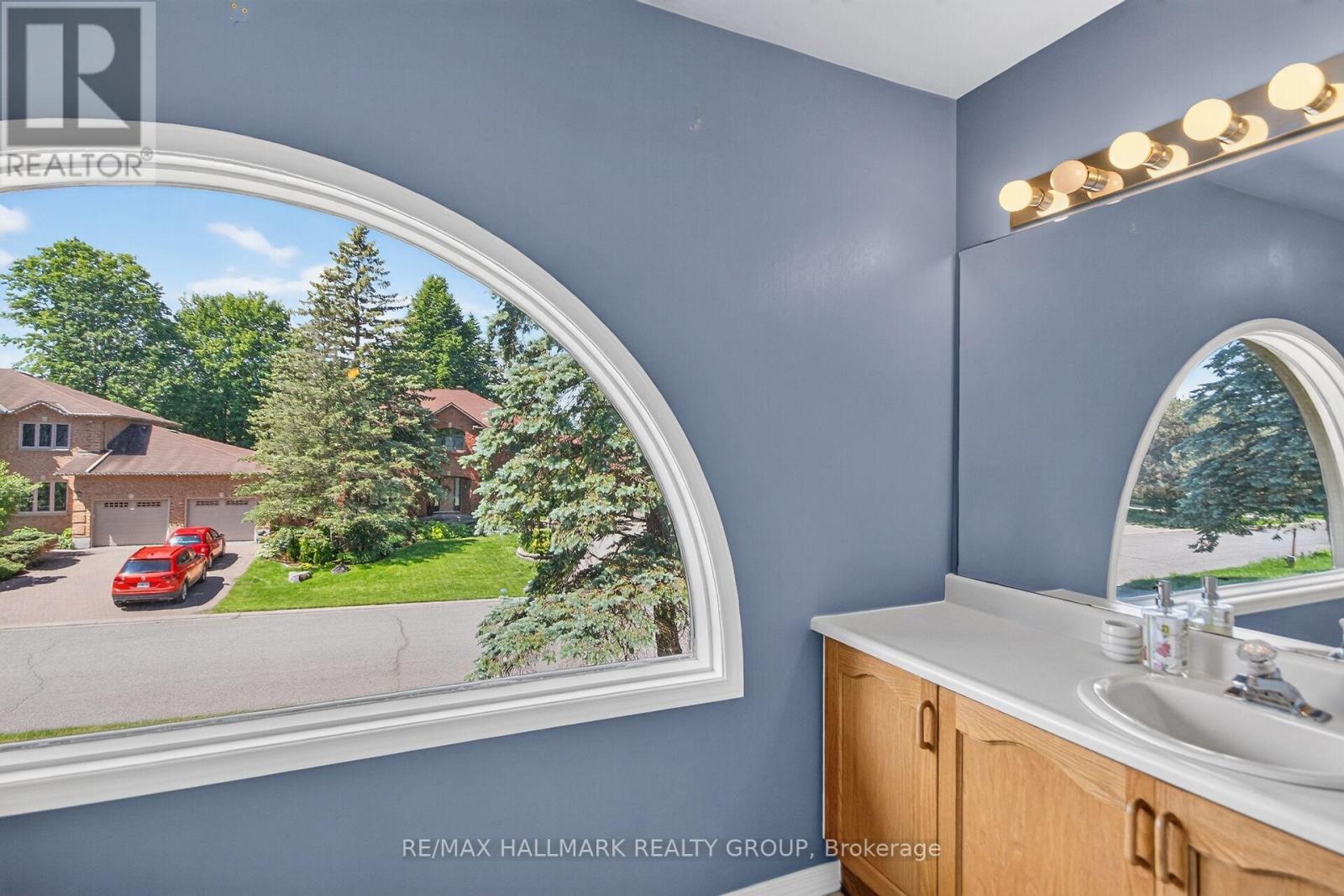 5 Bed, 4 Bath House for Sale in Ottawa – 9 HALLDORSON CRESCENT, Ottawa – MLS# X13457892 - Image 31