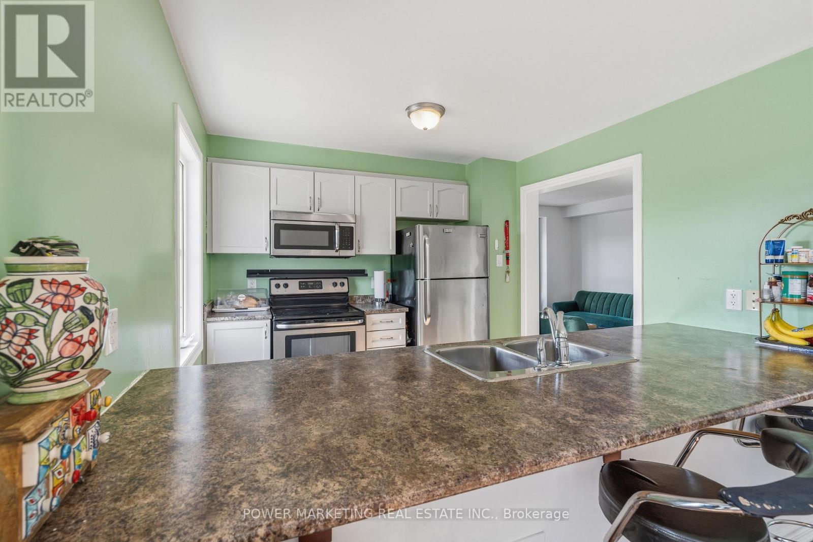 193 SOLEIL AVENUE - 21