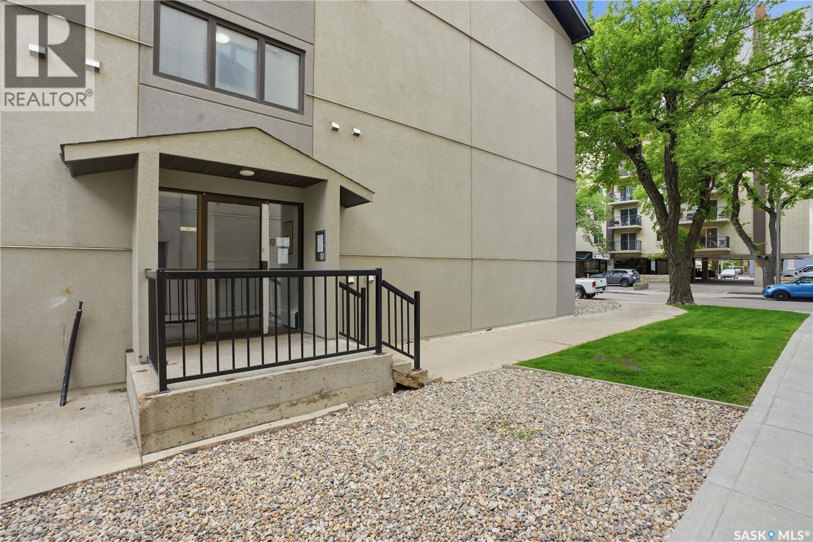 403 536 4TH AVENUE N - photo 5