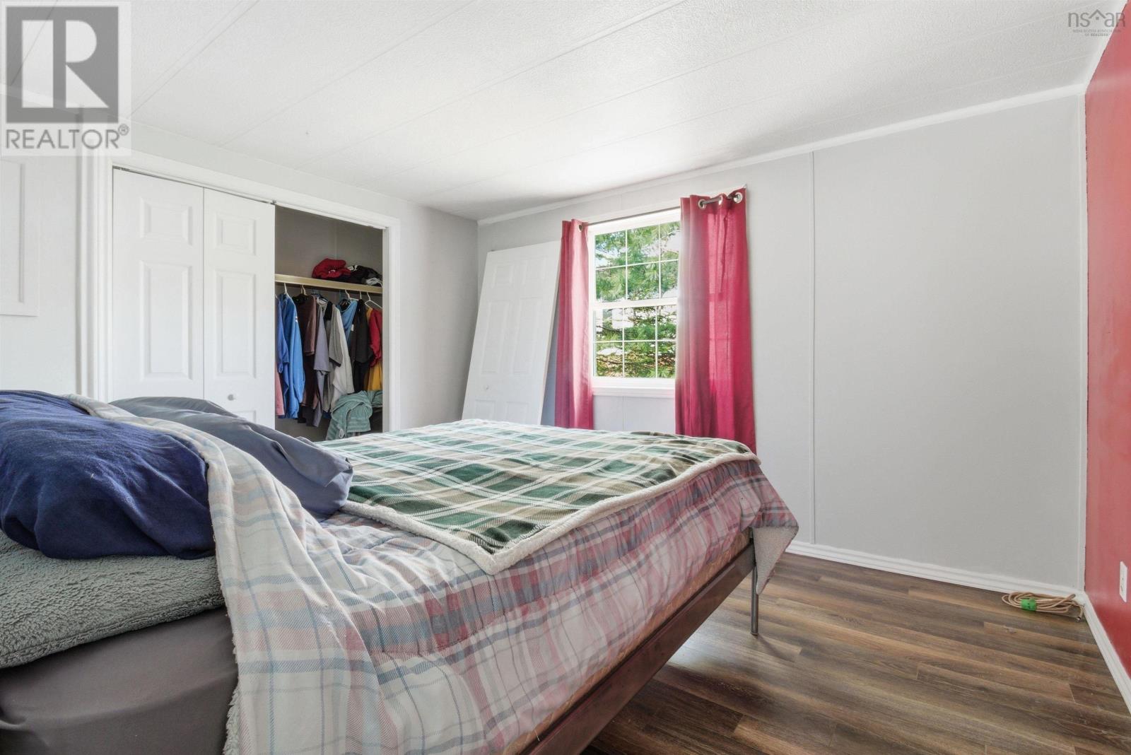 23 Quiet Street - 20