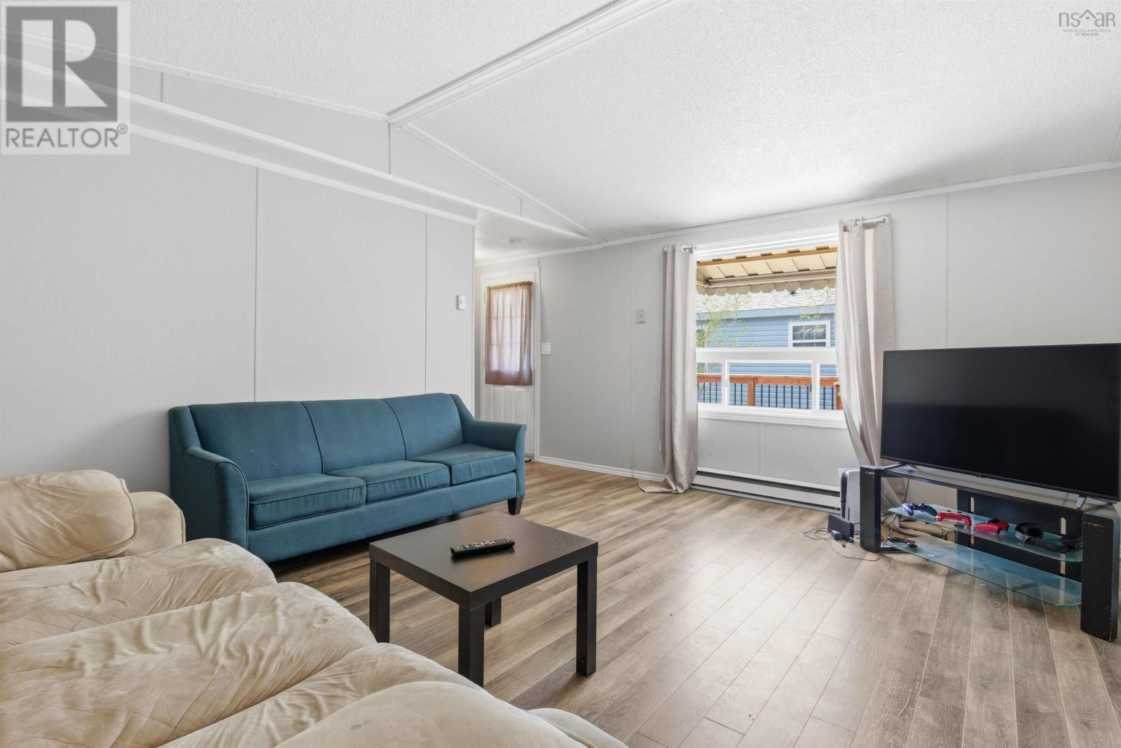 23 Quiet Street - 7