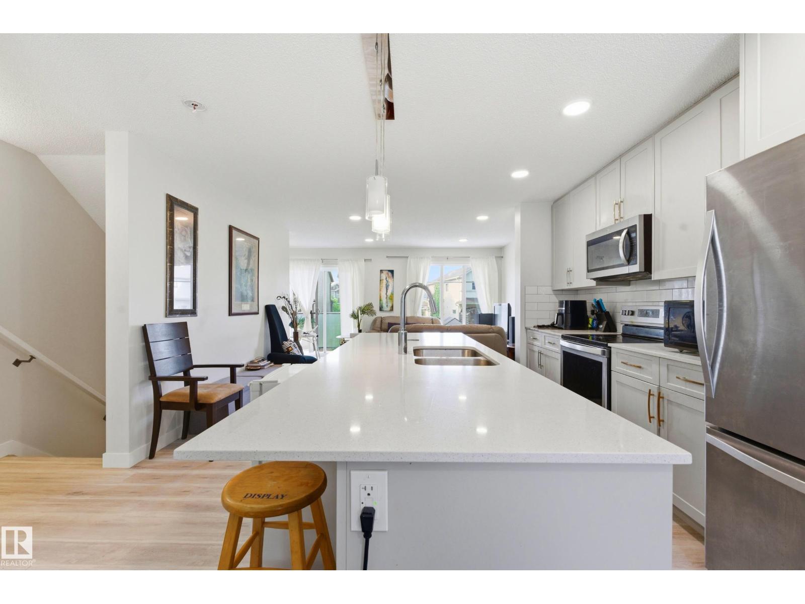 #42 2905 141 ST SW - 11