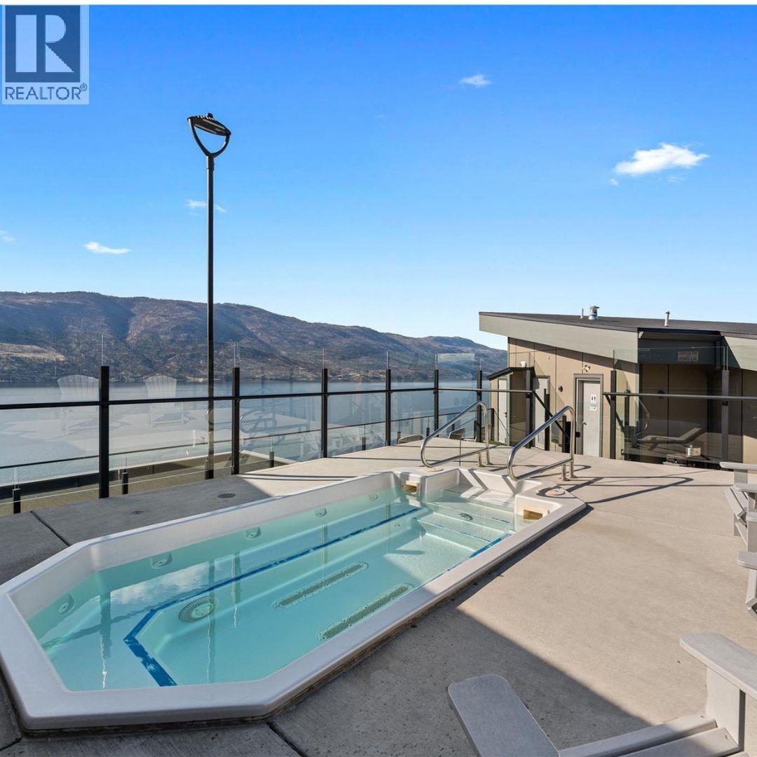 210 3475 Granite Close Close, Kelowna