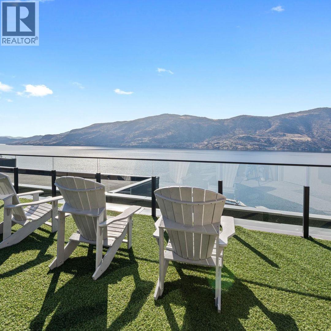 210 3475 Granite Close Close, Kelowna