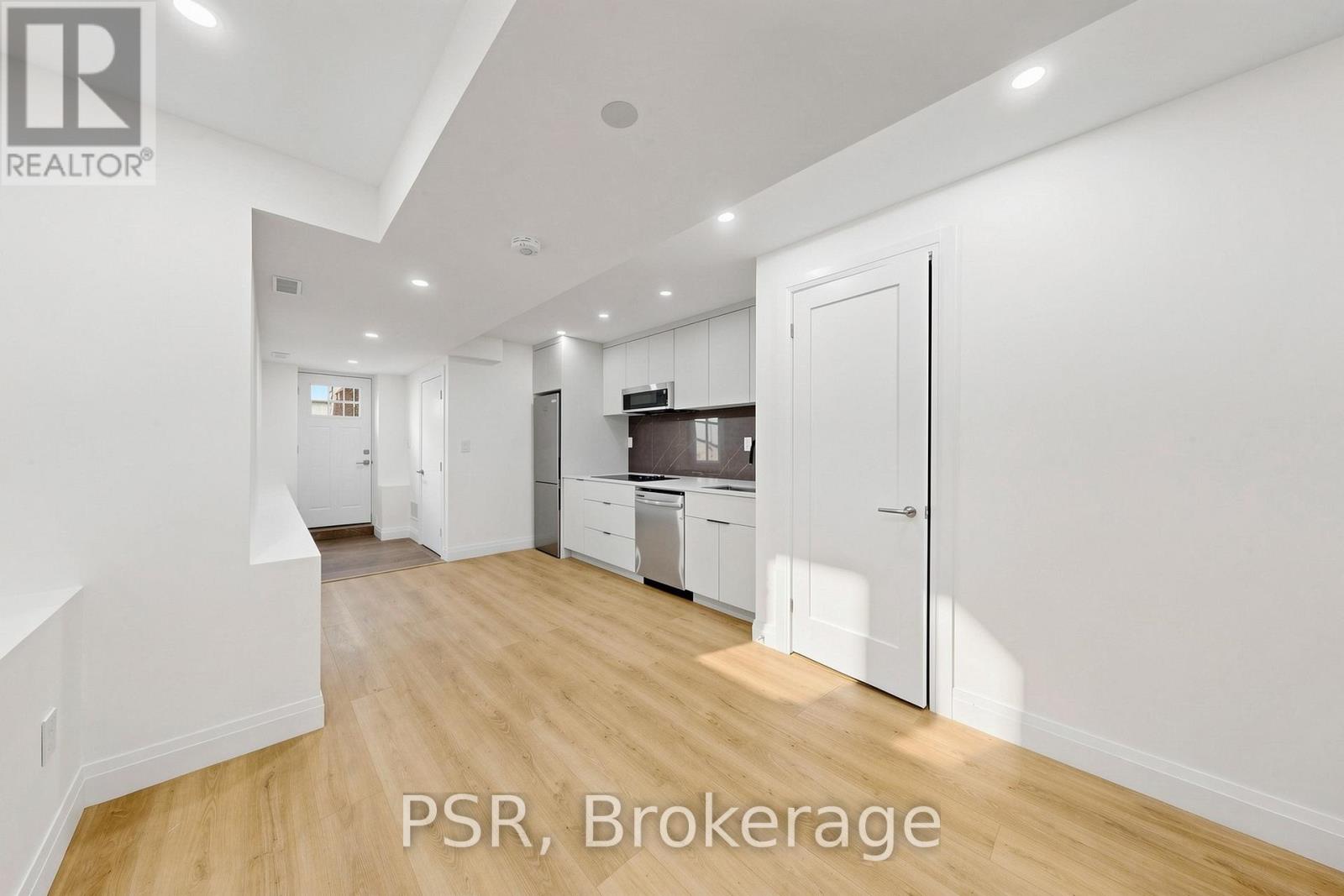 30 WINNIFRED AVENUE - 36