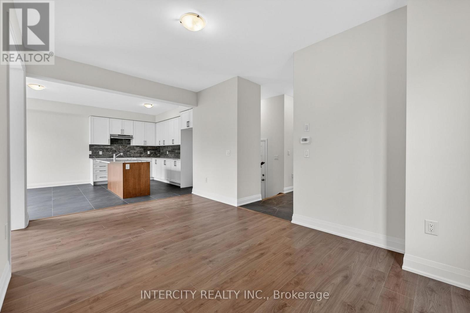 16 LEGACY CIRCLE - 21