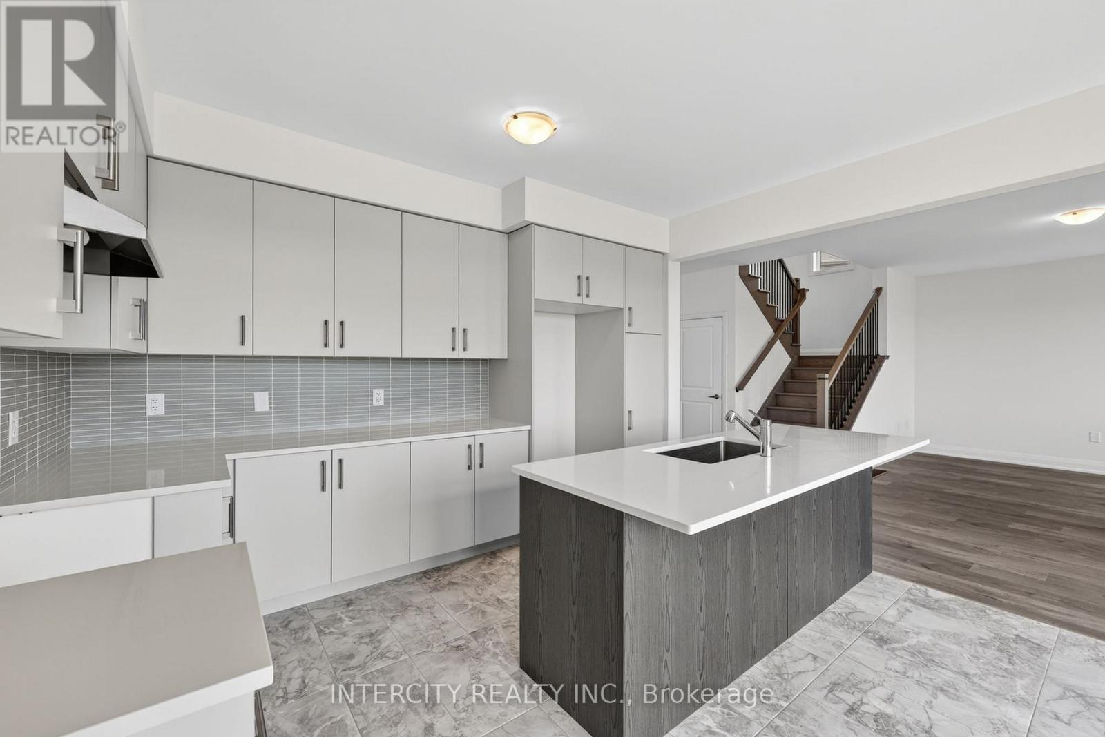 26 LEGACY CIRCLE - 11