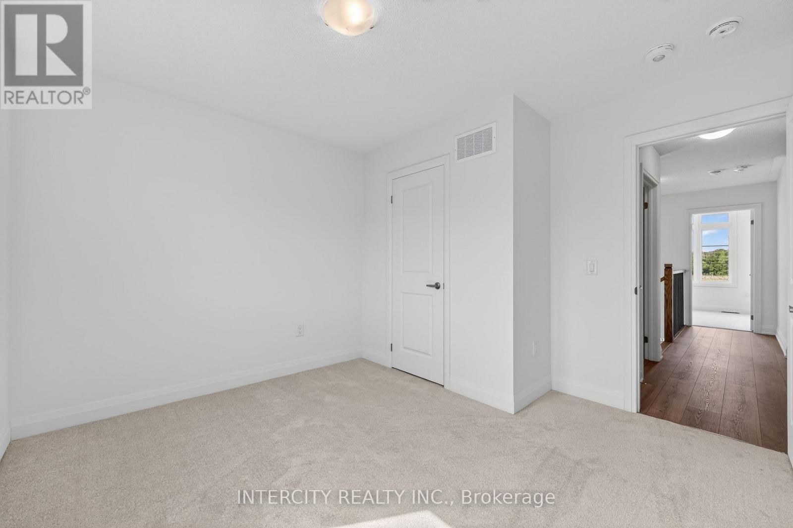 18 LEGACY CIRCLE - 33