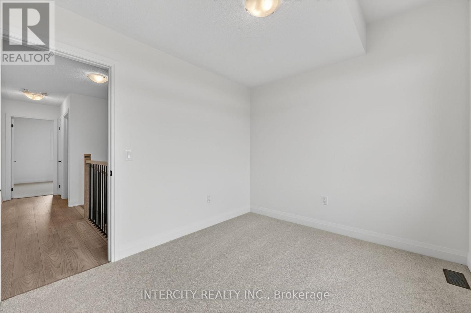 14 LEGACY CIRCLE - 31