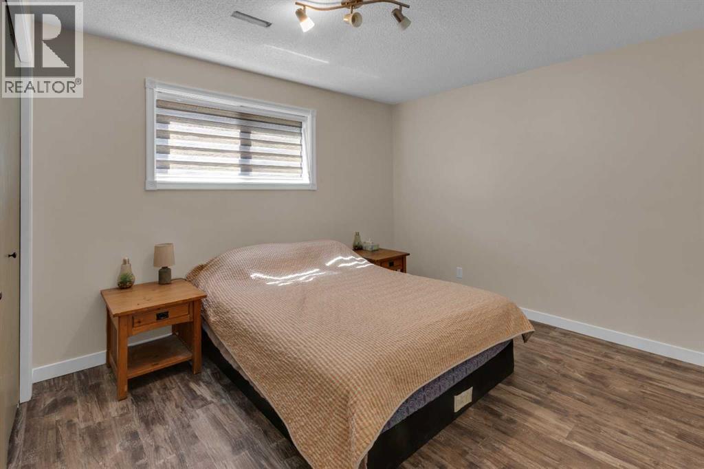 18 West Mcmanus Road, Cochrane