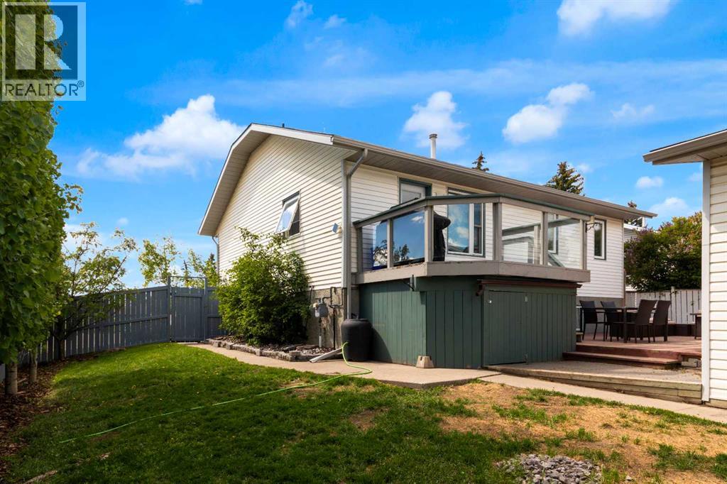 18 West Mcmanus Road, Cochrane