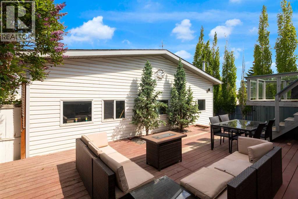 18 West Mcmanus Road, Cochrane