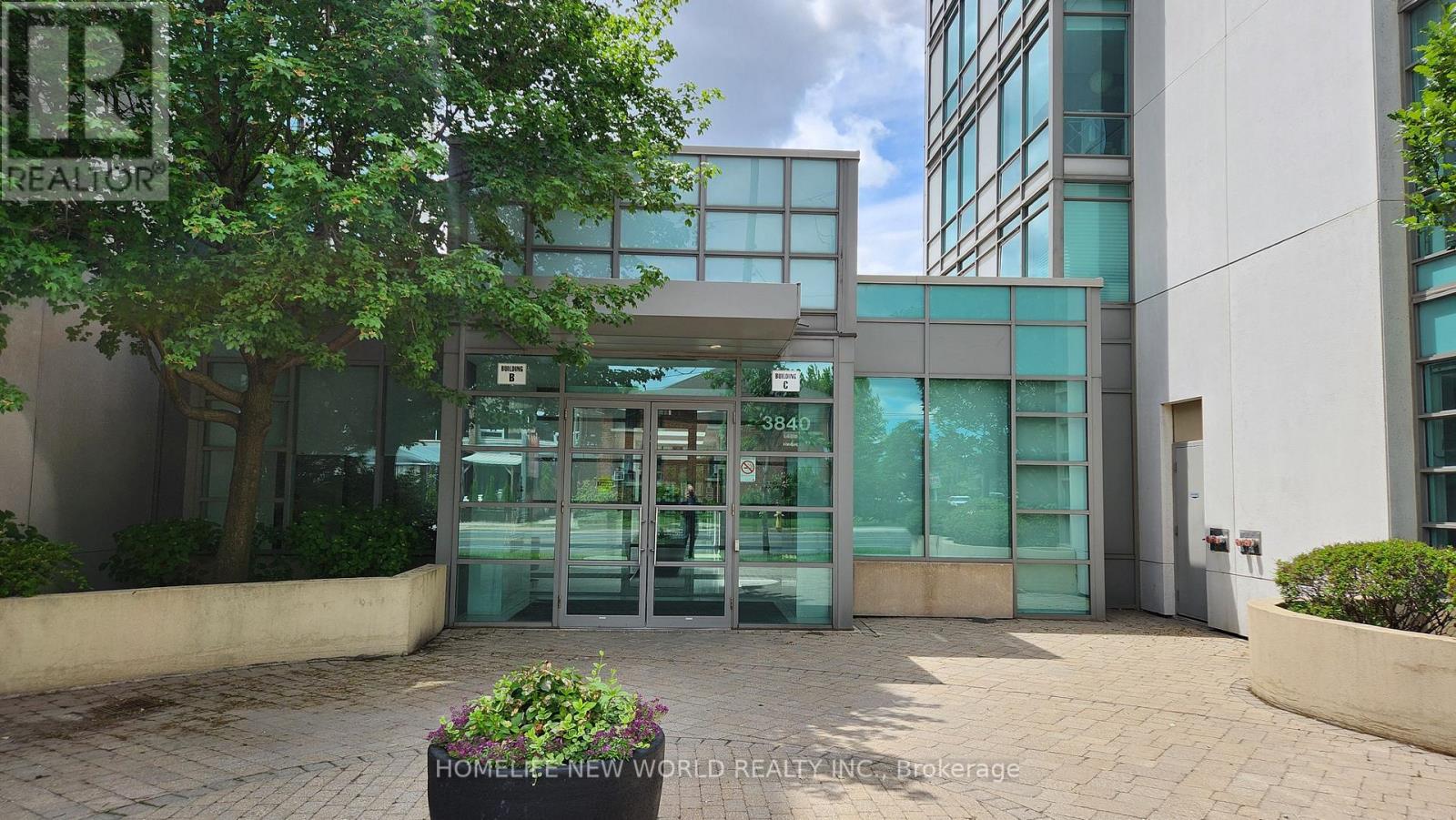 #404 3830 BATHURST STREET - 22