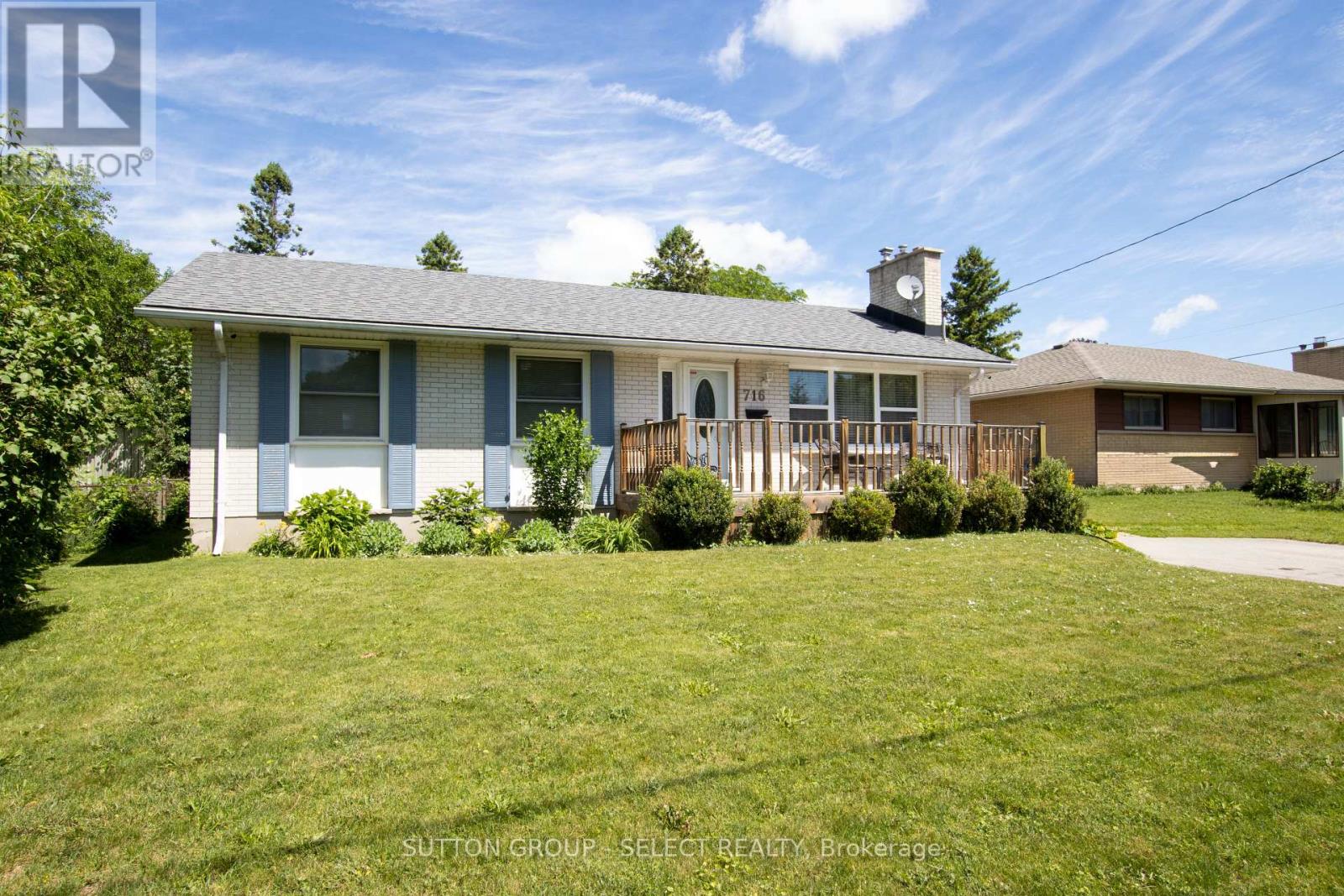 716 MONSARRAT AVENUE - 1