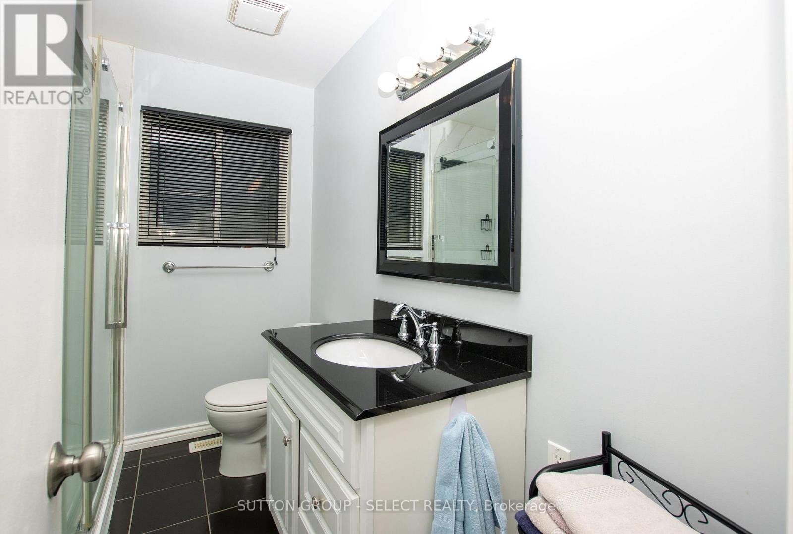 716 MONSARRAT AVENUE - 13