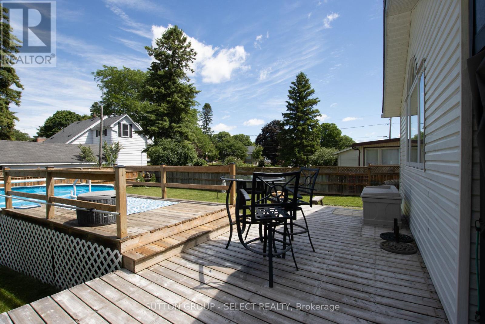716 MONSARRAT AVENUE - 20