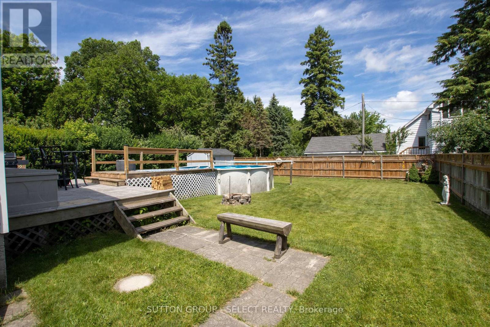 716 MONSARRAT AVENUE - 22