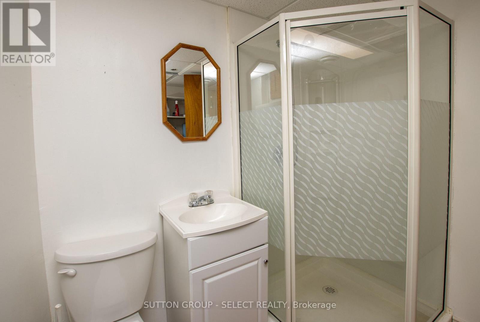 716 MONSARRAT AVENUE - 28