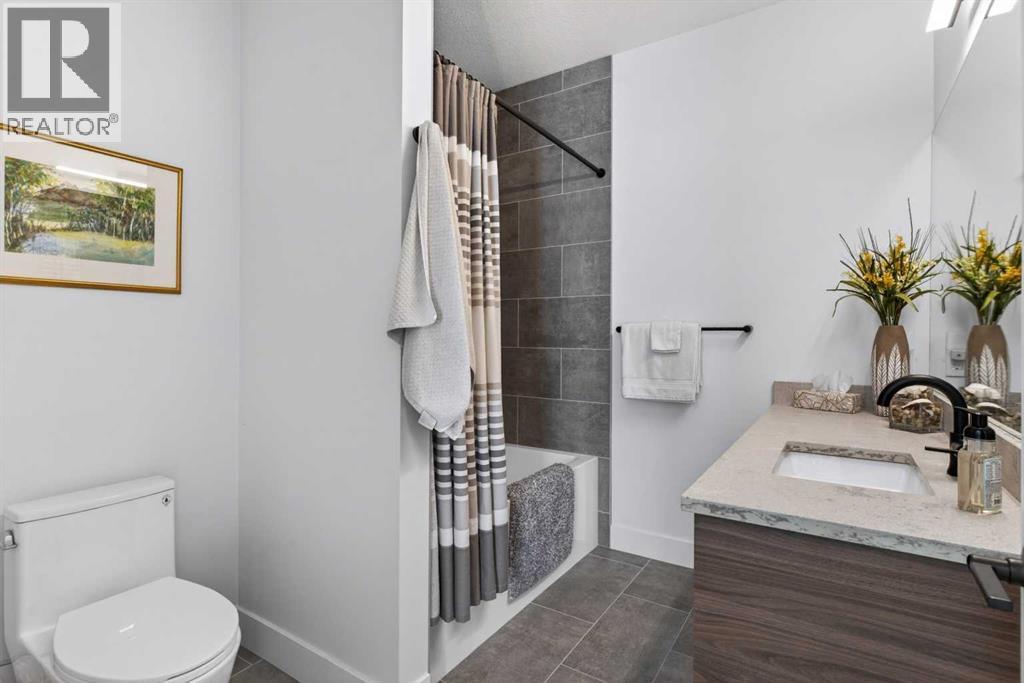 1135A Regent Crescent NE — photo 28