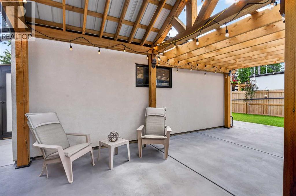 1135A Regent Crescent NE — photo 44