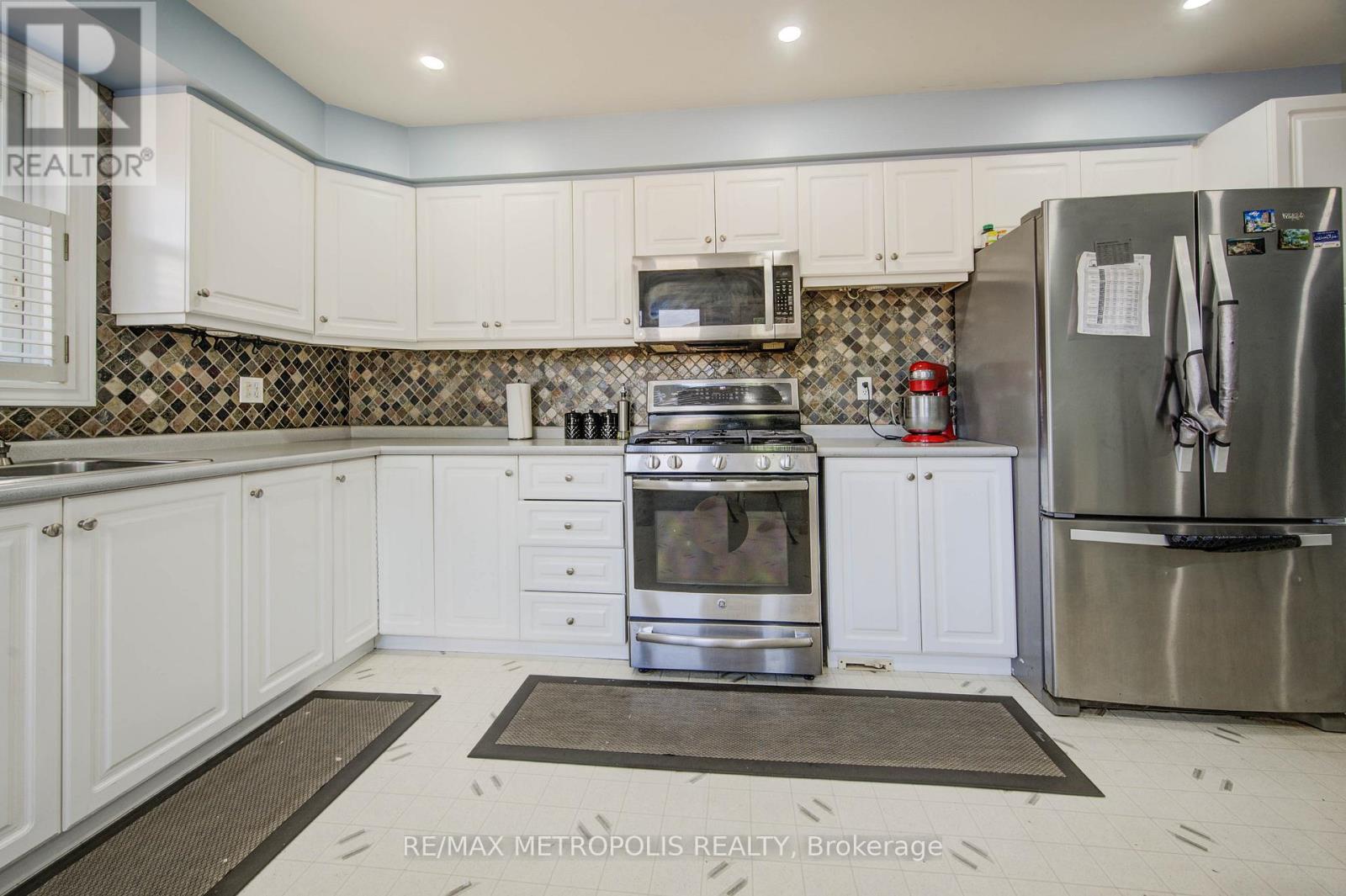 258 SAGINAW PARKWAY - 13
