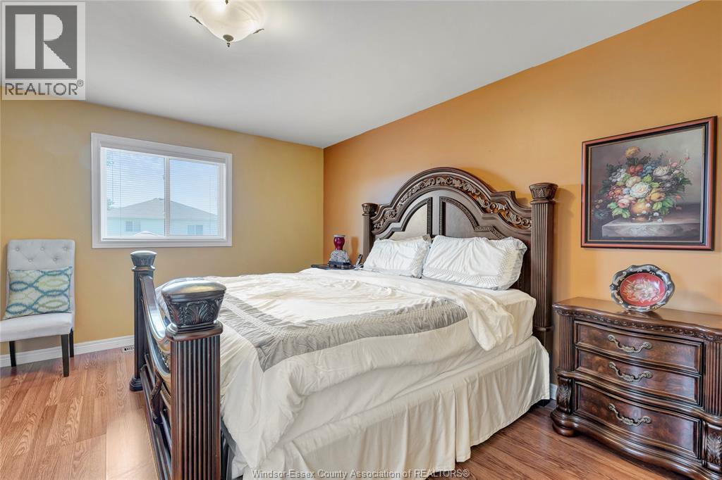 1078 TREVERTON - 16