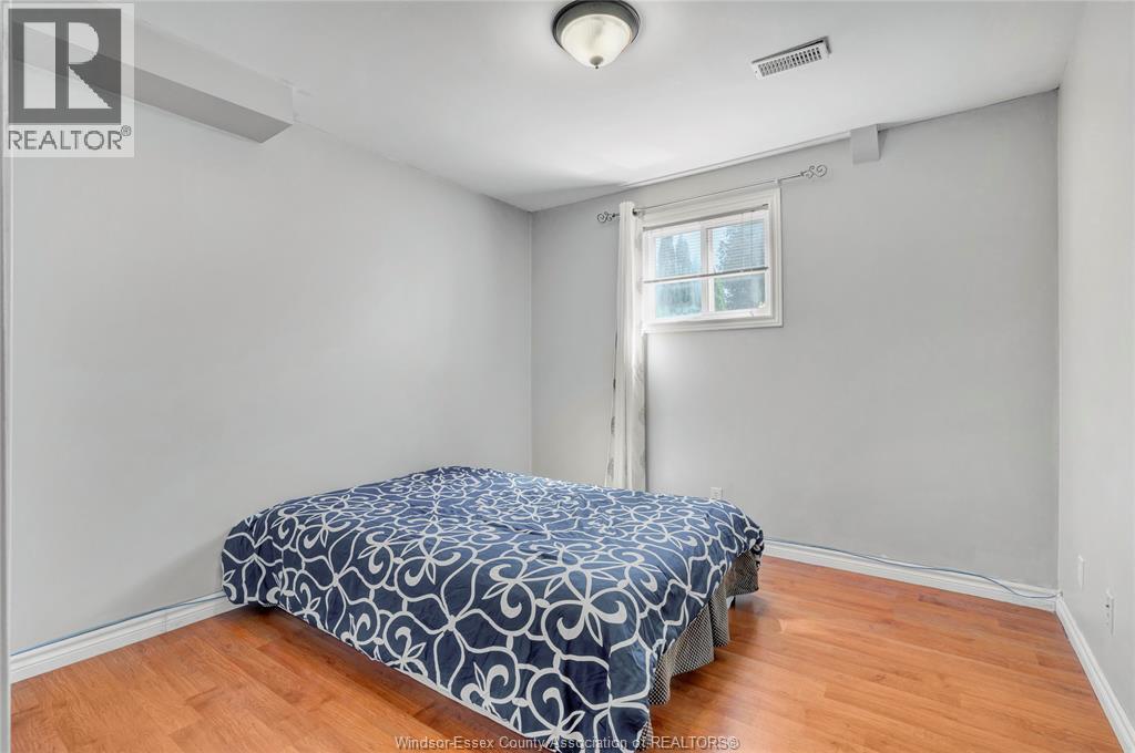 1078 TREVERTON - 25