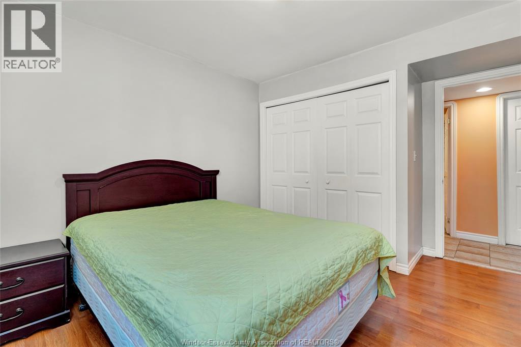 1078 TREVERTON - 27
