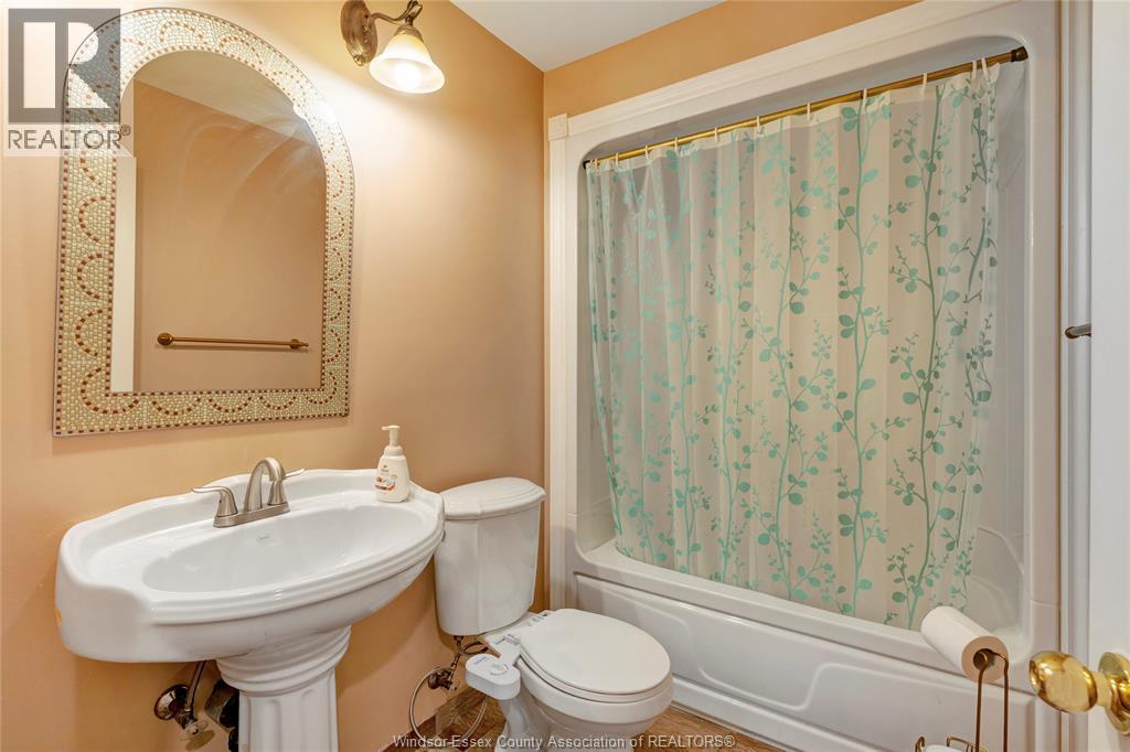 1078 TREVERTON - 28