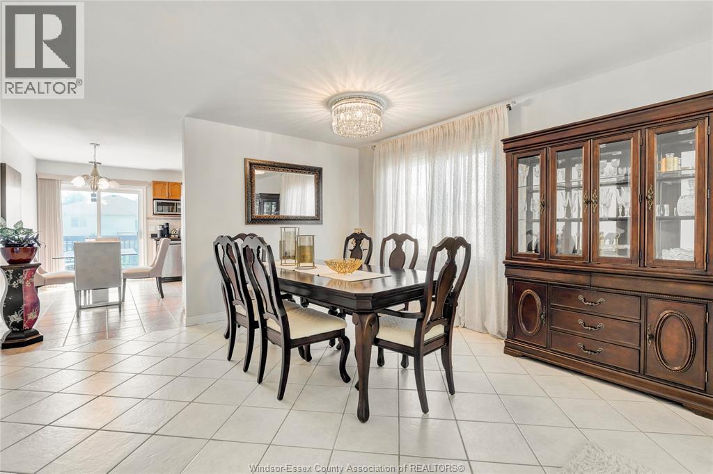 1078 TREVERTON - 9