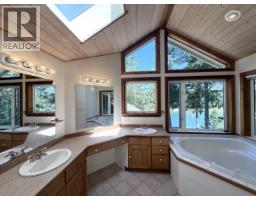 165 Ontario Place, Salt Spring Island, BC V8K2L5 Photo 18