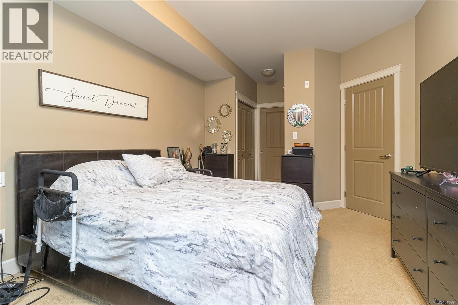 #303 2881 Peatt Rd - 17