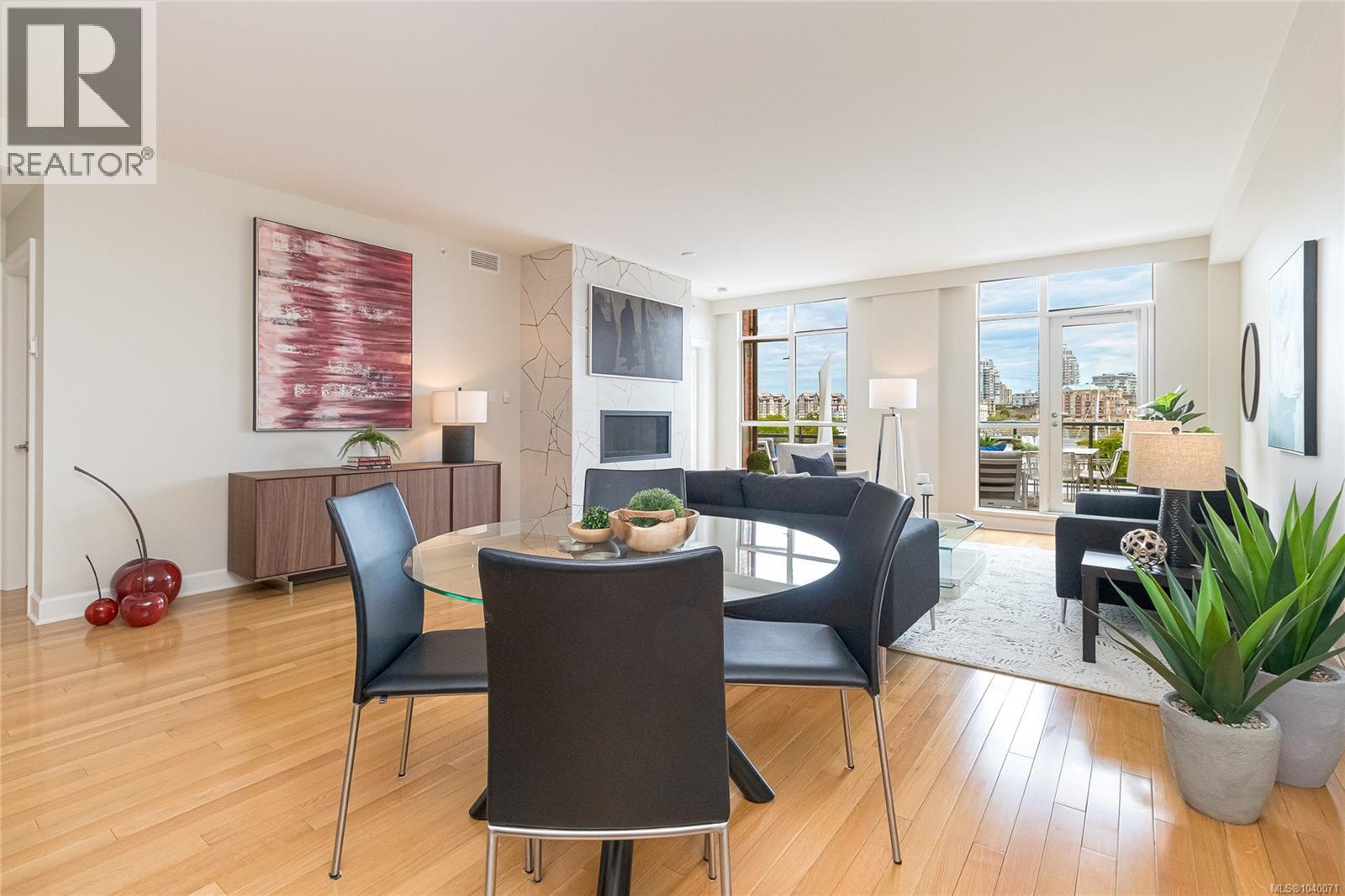 323 21 Dallas Rd, Victoria