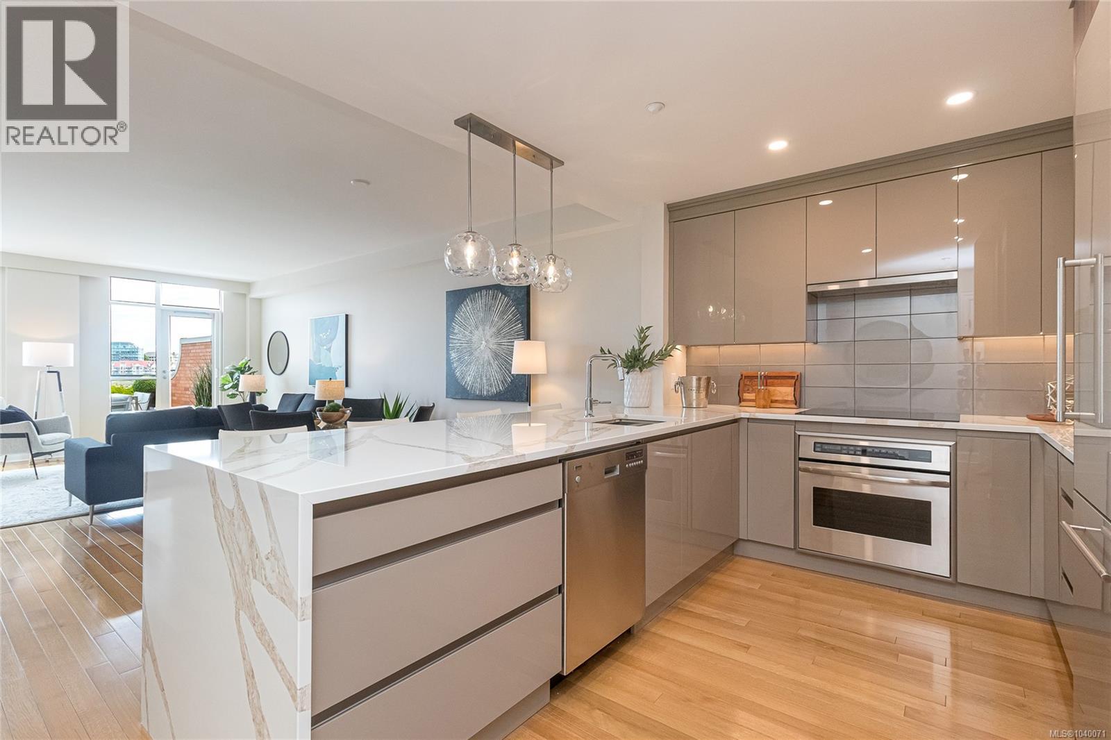 323 21 Dallas Rd, Victoria