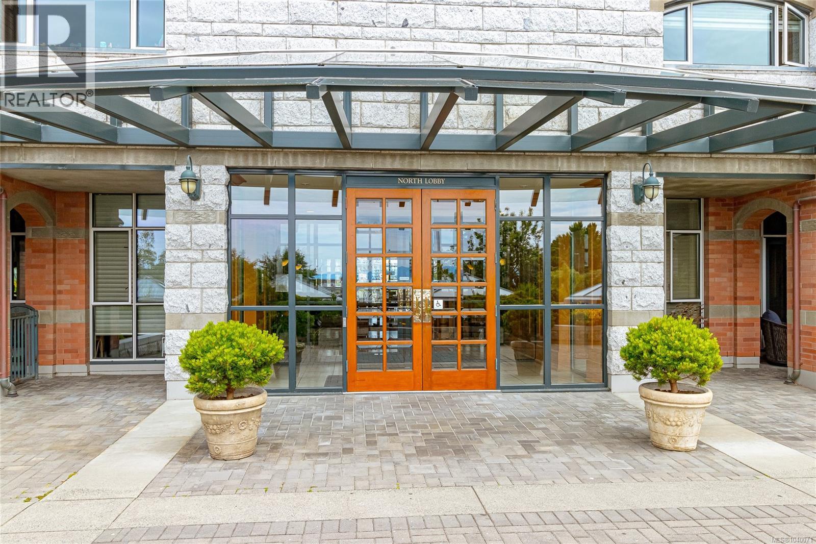 323 21 Dallas Rd, Victoria